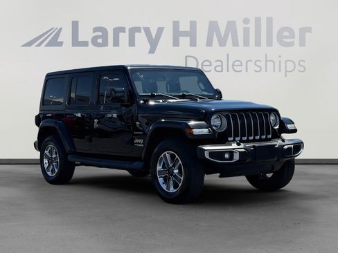 Used 2018 Jeep Wrangler Unlimited Sahara AWD/4WD image 6