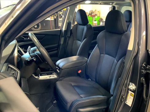 Used 2023 Subaru Ascent Premium w/ Convenience Package image 9