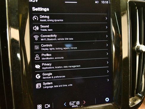 Used 2022 Volvo XC60 B5 Momentum w/ Protection Package Premier image 47