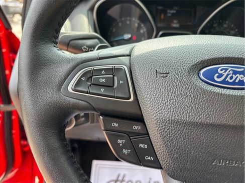 Used 2016 Ford Focus SE w/ SE Sport Package FWD image 18