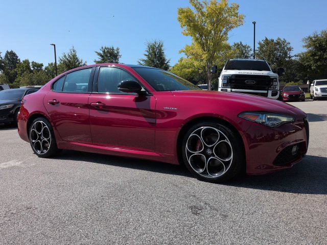 Used 2023 Alfa Romeo Giulia Veloce RWD image 2