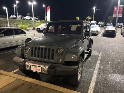 Used 2015 Jeep Wrangler Unlimited Sahara image 2