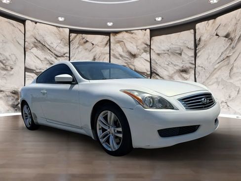 Used 2010 INFINITI G37 Journey w/ Premium Pkg RWD image 3