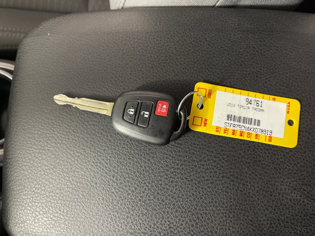 Used 2019 Toyota Tacoma SR5 RWD image 24