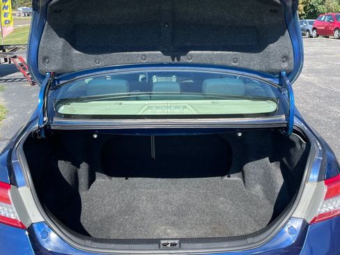 Used 2011 Toyota Camry LE w/ LE Extra-Value Pkg FWD image 18