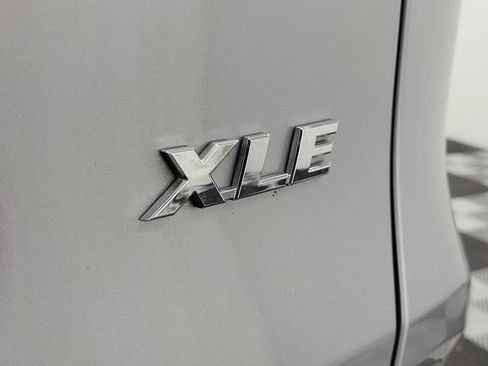 Used 2019 Toyota RAV4 XLE FWD image 8