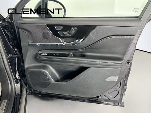Used 2025 Lincoln Corsair AWD image 33