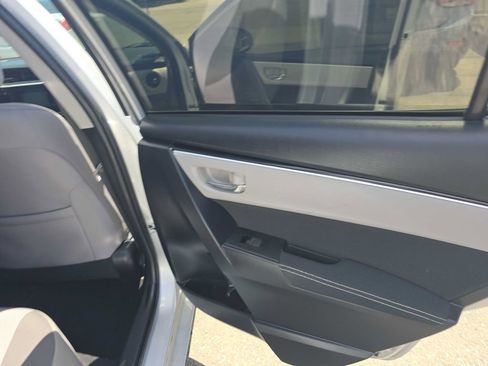 Used 2019 Toyota Corolla LE w/ Carpet Mat Package (TMS) image 18