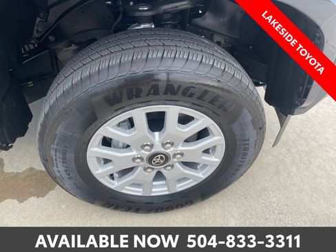 Certified 2026 Toyota Tacoma SR5 AWD/4WD image 12