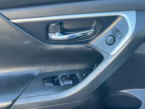 Used 2018 Nissan Altima 2.5 S w/ S Convenience Package image 12