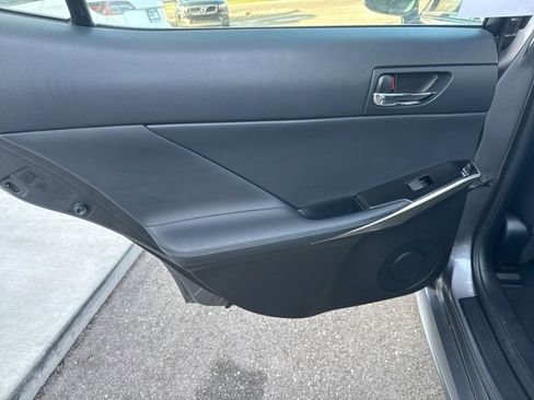 Used 2016 Lexus IS 300 AWD image 16