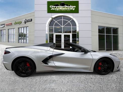 Used 2026 Chevrolet Corvette Stingray Convertible w/ 1LT RWD image 2