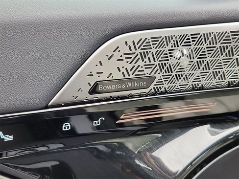 Used 2026 BMW 530i xDrive w/ M Sport Package AWD/4WD image 16