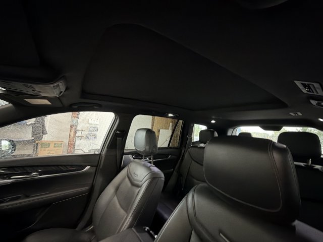 Used 2025 Cadillac XT6 Premium Luxury w/ LPO, Floor Liner Package AWD/4WD image 19