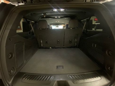 Used 2023 GMC Yukon XL SLT AWD/4WD image 12