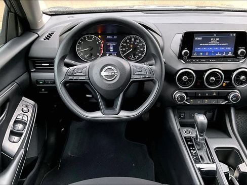 Used 2024 Nissan Sentra S image 5