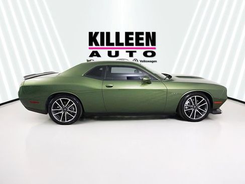 Used 2023 Dodge Challenger R/T w/ Plus Package image 8