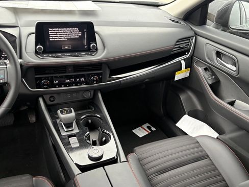 New 2026 Nissan Rogue SV AWD/4WD image 12