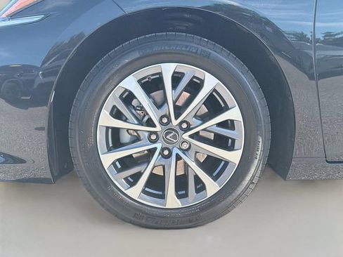 Used 2023 Lexus ES 350 w/ Accessory Package (Z2) FWD image 40