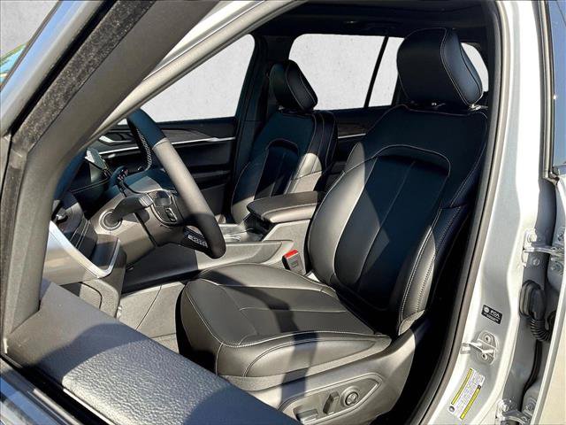 New 2026 Jeep Grand Cherokee L Limited w/ Limited Altitude Package RWD image 10