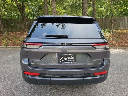 Used 2025 Jeep Grand Cherokee Altitude AWD/4WD image 6