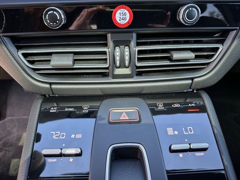 Certified 2022 Porsche Macan S image 26