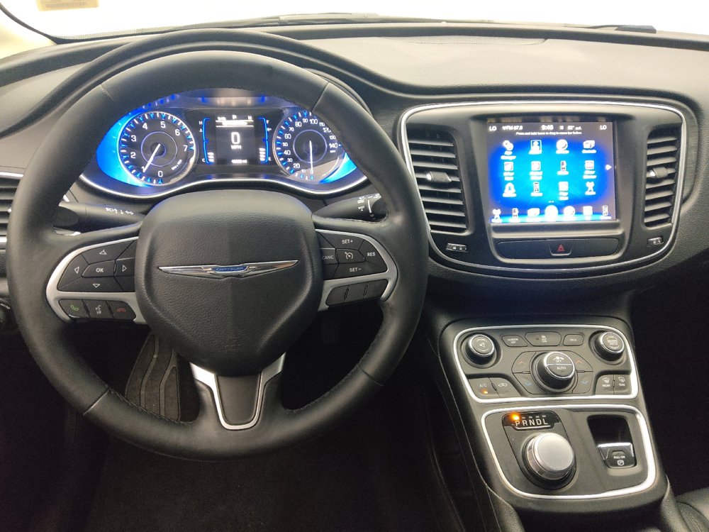 Used 2017 Chrysler 200 Limited Platinum w/ Comfort & Convenience Group FWD image 22