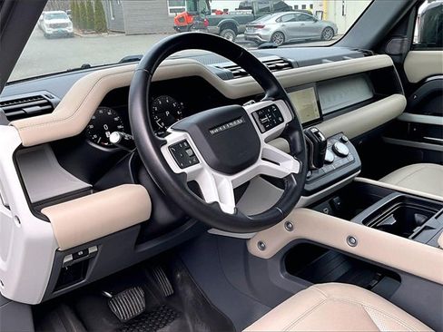 Used 2024 Land Rover Defender 110 S image 9