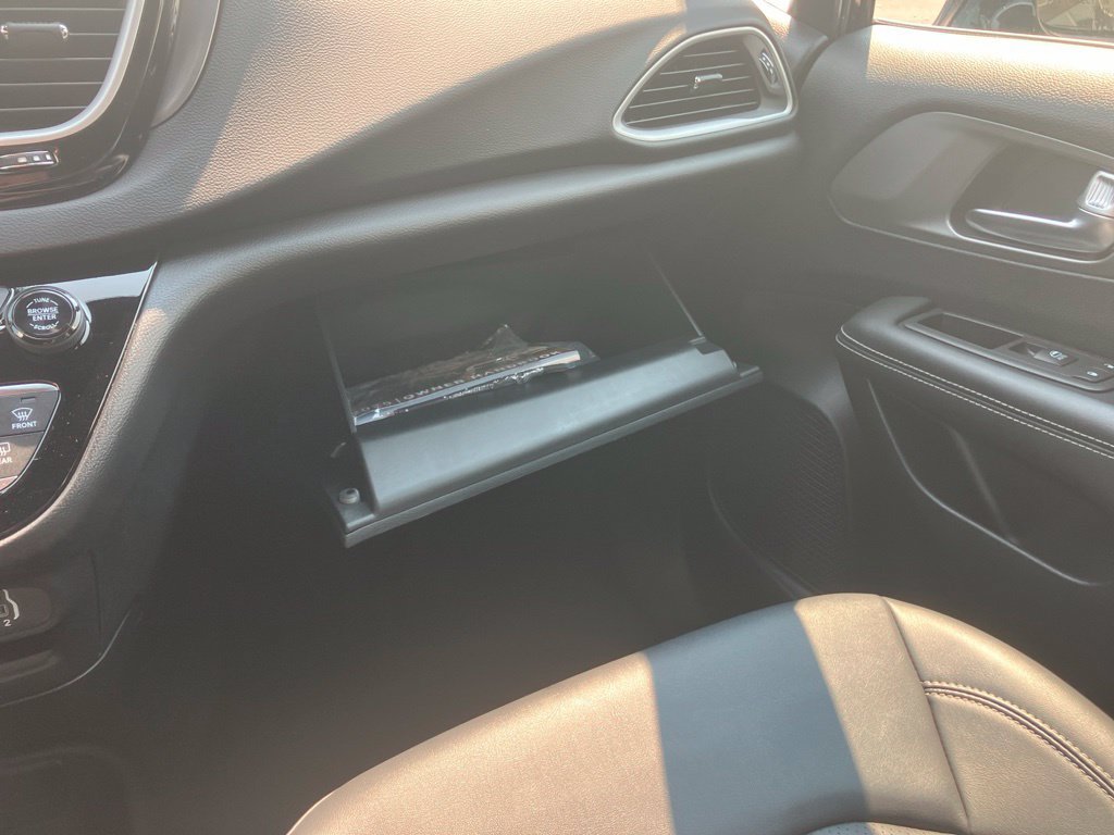 Used 2025 Chrysler Pacifica Select FWD image 22