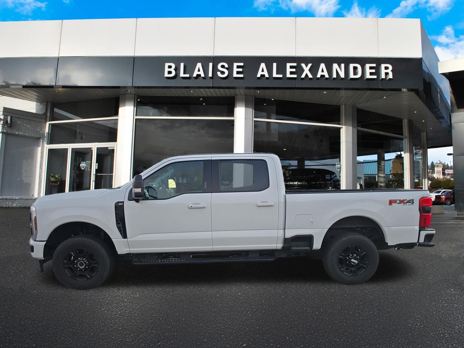 Used 2024 Ford F250 XLT w/ XLT Premium Package AWD/4WD image 7