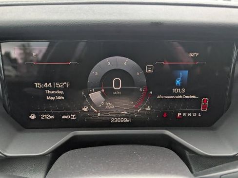 Used 2025 GMC Acadia Elevation AWD/4WD image 16
