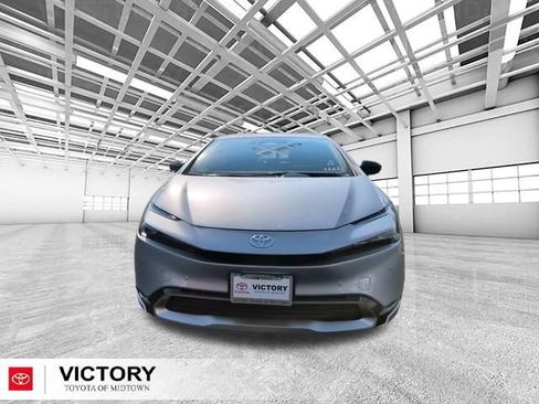 Used 2026 Toyota Prius Plug-In Hybrid FWD image 9