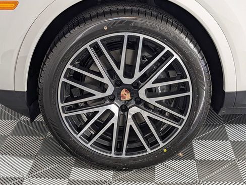 New 2026 Porsche Cayenne image 11