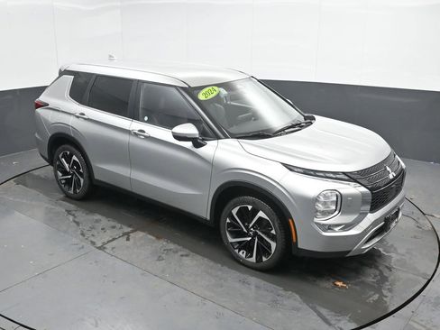 Used 2024 Mitsubishi Outlander SE AWD/4WD image 37