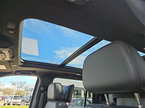 Used 2024 GMC Yukon XL Denali w/ Denali Reserve Package image 19