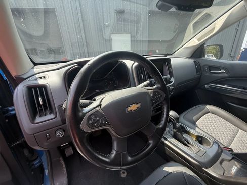 Used 2022 Chevrolet Colorado Z71 AWD/4WD image 7