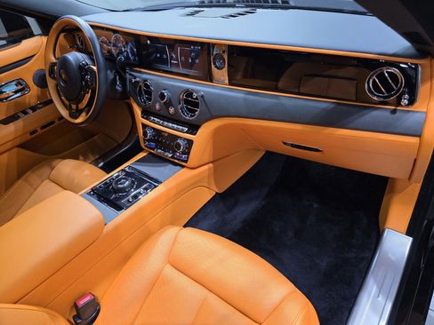 Used 2024 Rolls-Royce Ghost image 26