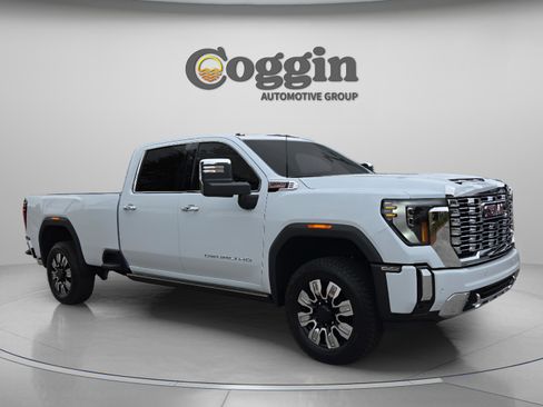 New 2026 GMC Sierra 3500 Denali w/ Denali Reserve Package AWD/4WD image 9
