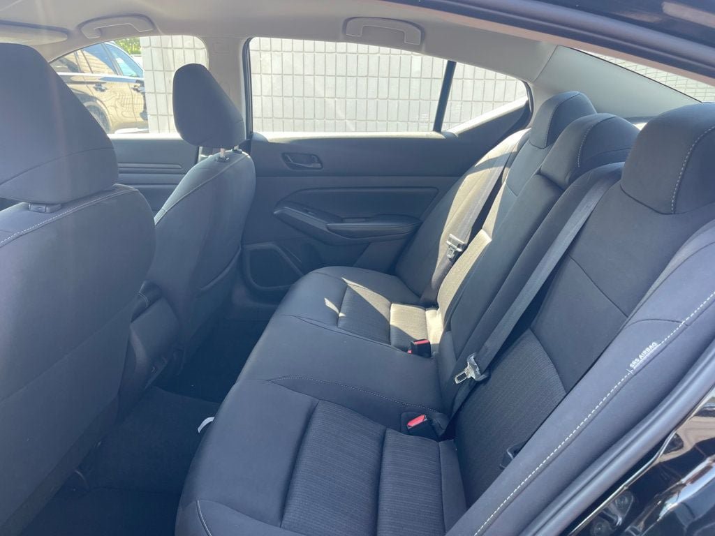 Used 2025 Nissan Altima 2.5 SV FWD image 10