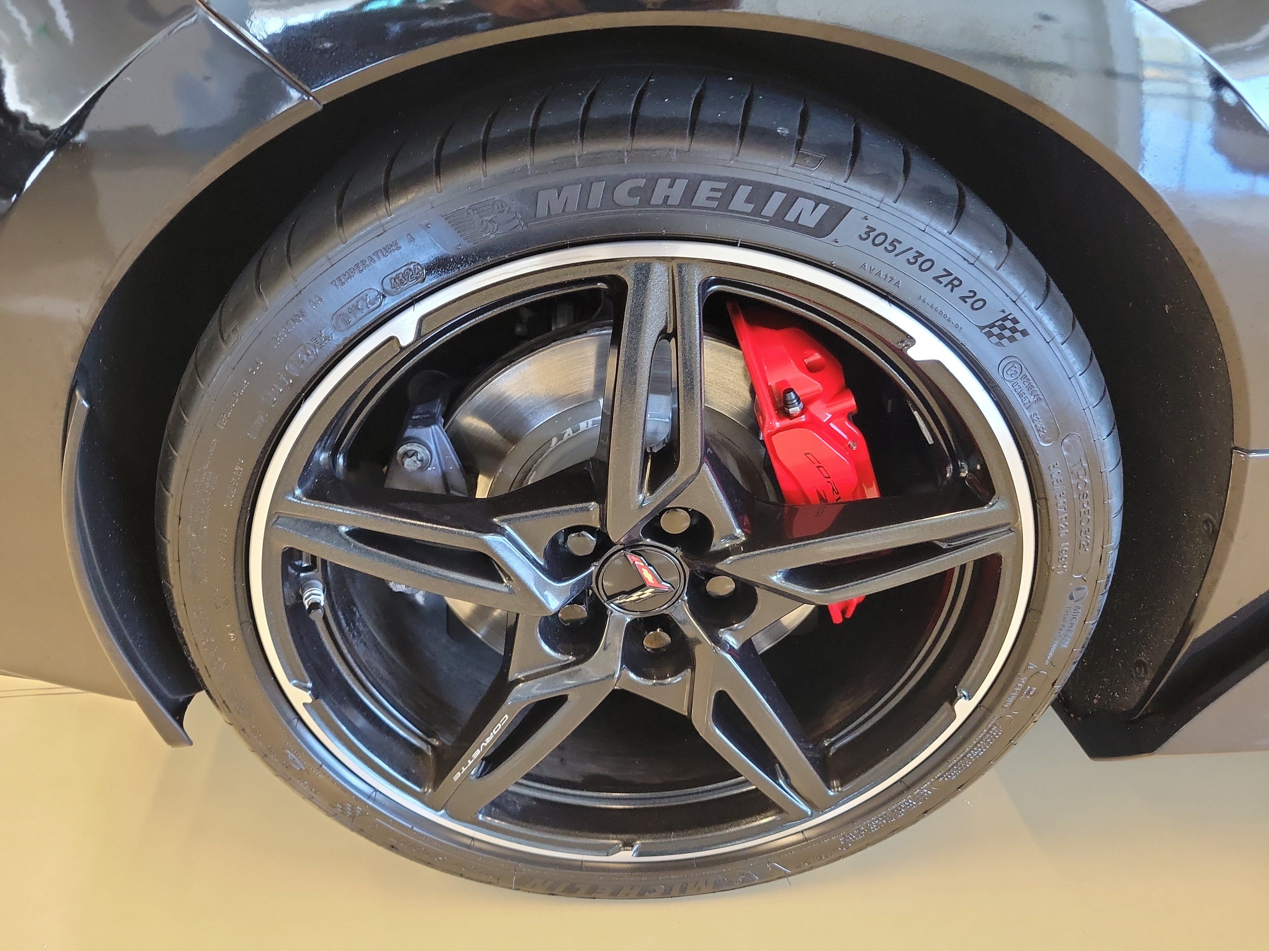 Used 2022 Chevrolet Corvette Stingray Premium Cpe w/ Z51 Performance Package RWD image 9
