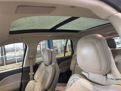 Used 2020 Lincoln Aviator Reserve w/ Equipment Group 202A image 21