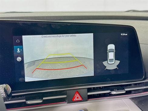 Used 2023 Hyundai Elantra Limited image 10