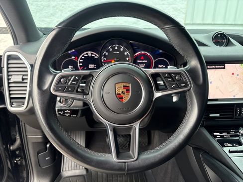 Used 2023 Porsche Cayenne Platinum Edition AWD/4WD image 17