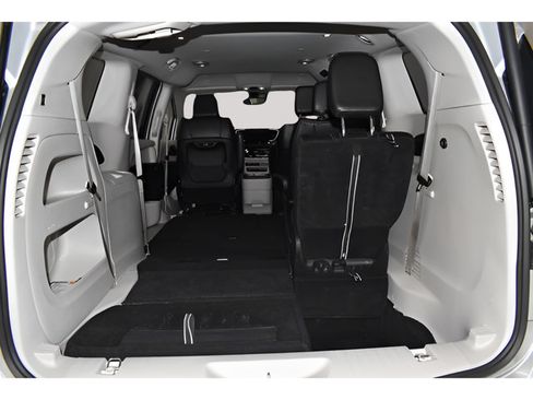Certified 2024 Chrysler Pacifica Touring-L FWD image 21