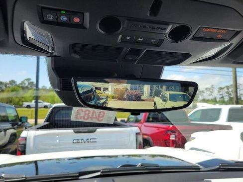 New 2025 GMC Hummer EV 2X w/ LPO, Illumination Package image 21