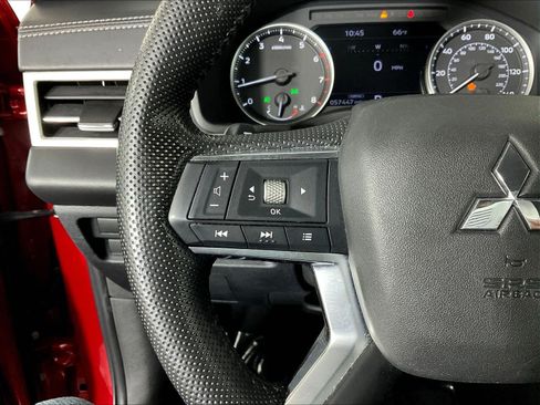 Used 2022 Mitsubishi Outlander SE FWD image 11