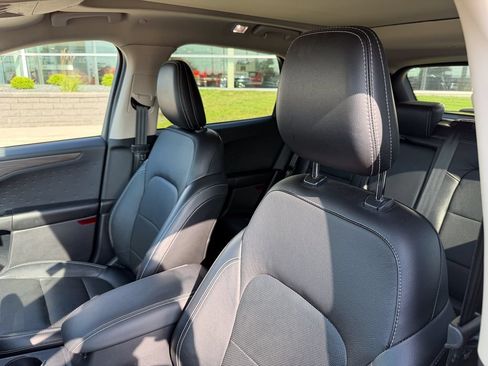 Used 2020 Ford Escape Titanium w/ Titanium Premium Package 2.0 AWD/4WD image 10