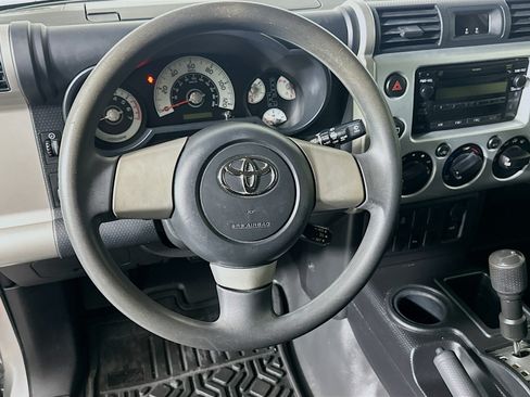 Used 2007 Toyota FJ Cruiser 2WD image 17