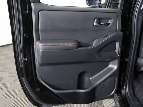 Used 2022 Nissan Frontier PRO-4X w/ Technology Package image 23