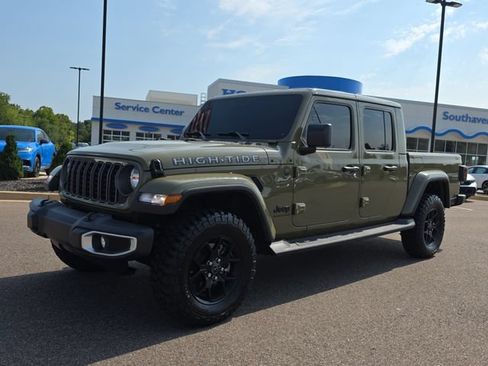 Used 2025 Jeep Gladiator Sport AWD/4WD image 7